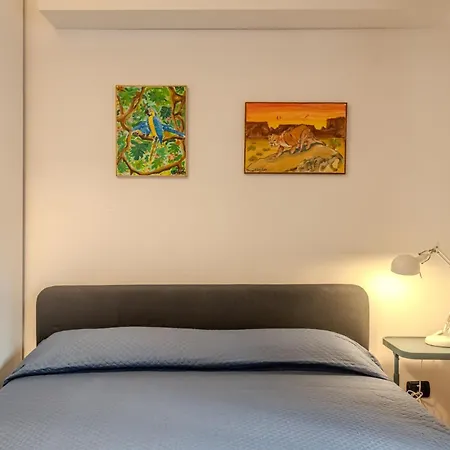 Charme E Stile A Via Foscolo Apartment