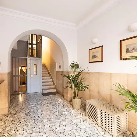 Charme E Stile A Via Foscolo Roma