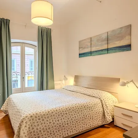 Apartment Charme E Stile A Via Foscolo Rome